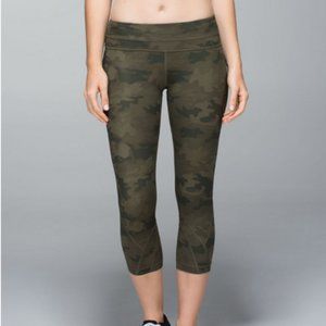 Lululemon Run Inspire Camo Crop Size 6 All Luxtreme Fatigue Green